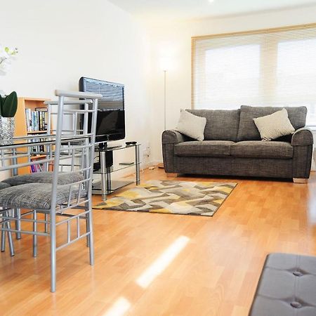 New Glasgow Family Home - Private Parking Dış mekan fotoğraf
